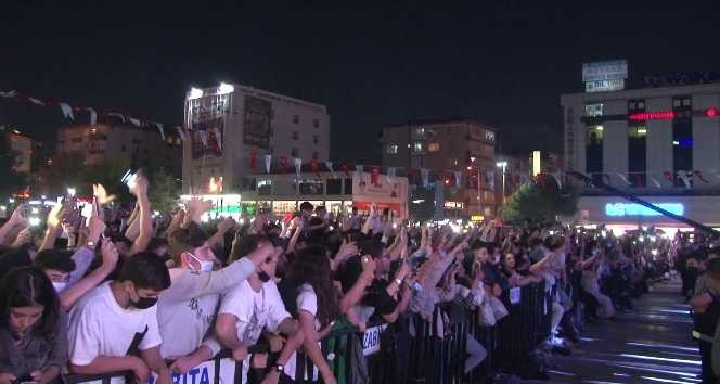 Bağcılar’da gençler Sagopa Kajmer, Canbay&amp;Wolker konseriyle coştu
