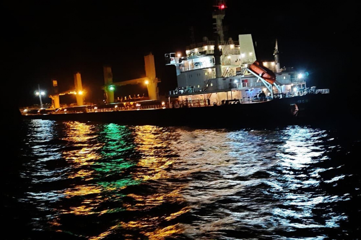 Çanakkale Boğazı&#039;nda çarpışan gemi İzmir&#039;e götürüldü