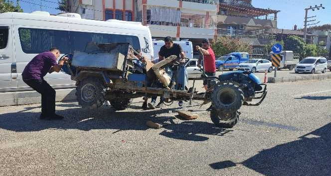 Minibüs ile tarım aracı çarpıştı: 2 yaralı