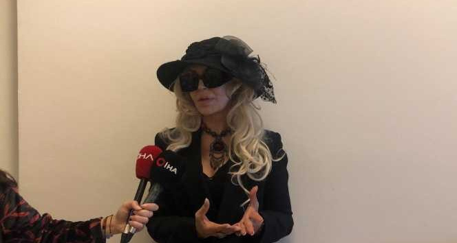 ‘Sanal aşk oyunu’ davasında ‘Sisi’ lakaplı Seyhan Soylu hakkında yakalama kararı