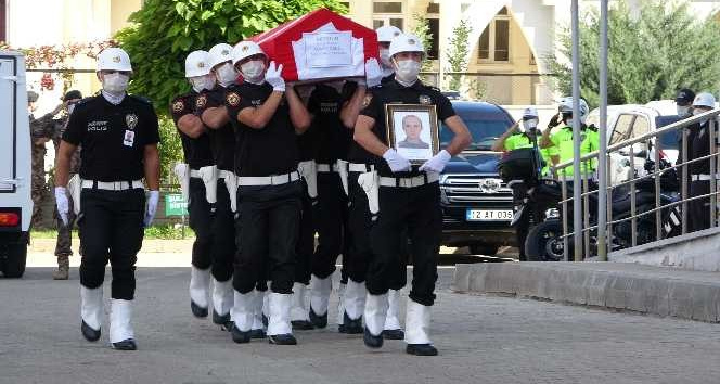 Bingöl’de kaza sonucu hayatını kaybeden polis, memleketine uğurlandı