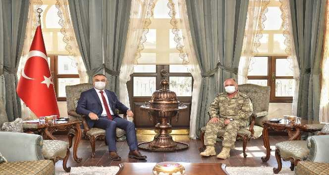 Tuğgeneral Oruçoğlu Vali Soytürk’ü ziyaret etti