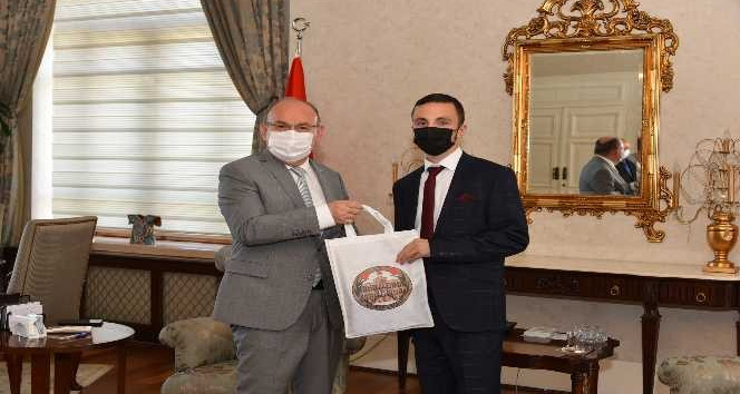 Vali Karadeniz, Hafızlık Yarışması Türkiye 1’incisini ödüllendirdi