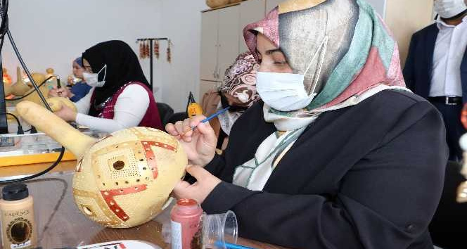 Su kabakları öğrencilere burs oluyor