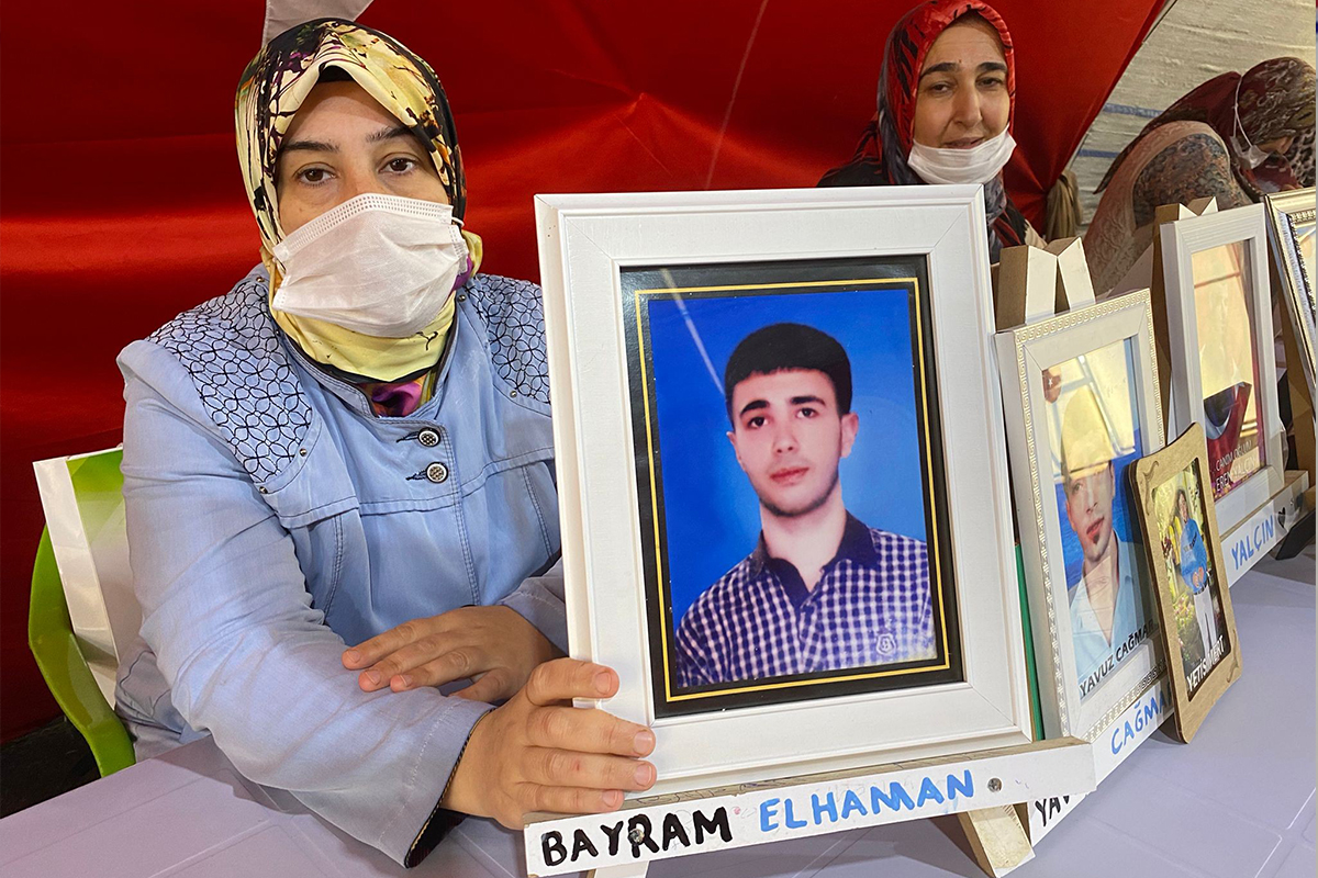 Evlat hasreti çeken anne Elhaman: &#039;HDP katil, hırsız ve evlatları çalan parti&#039;