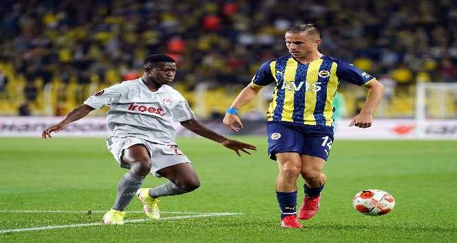 UEFA Avrupa Ligi: Fenerbahçe: 0 - Olympiakos: 1 (İlk yarı)