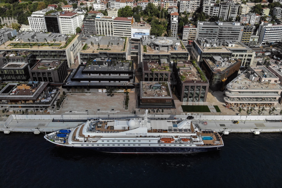 Galataport İstanbul’da dünyanın tek yer altı kruvaziyer terminaline demirledi