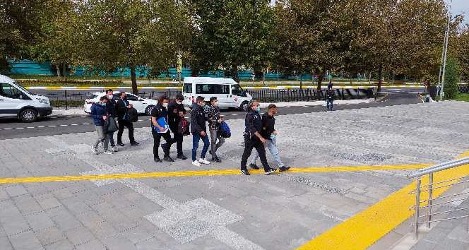 Yunanistan’a kaçmaya çalışan FETÖ üyeliğinden hükümlü 5 kişi yakalandı