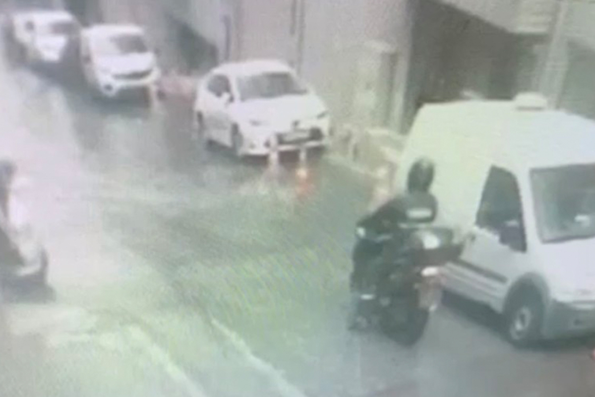 İstanbul’da kargocuların kabusu motosikletli hırsızı &#039;55 adet detayı&#039; yakalattı