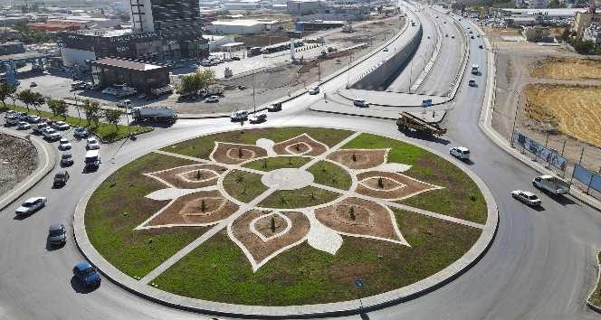 Kahramanmaraş’ta giriş arterlerine yeşil dokunuş