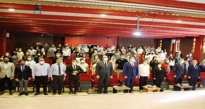Silopi’de öğretmenlere dijital eğitim ve yeni nesil öğretmenlik semineri verildi