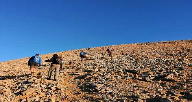 Dağcılar Mersin Karboğazı’nda zirveye tırmandı