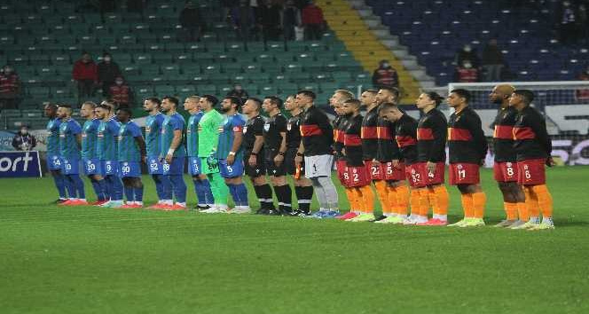 Süper Lig: Çaykur Rizespor: 2 - Galatasaray: 1 (İlk yarı)