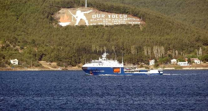 Rus askeri tankeri Çanakkale Boğazı’ndan geçti