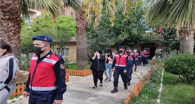 Çanakkale’de fuhuş operasyonu: 9 gözaltı