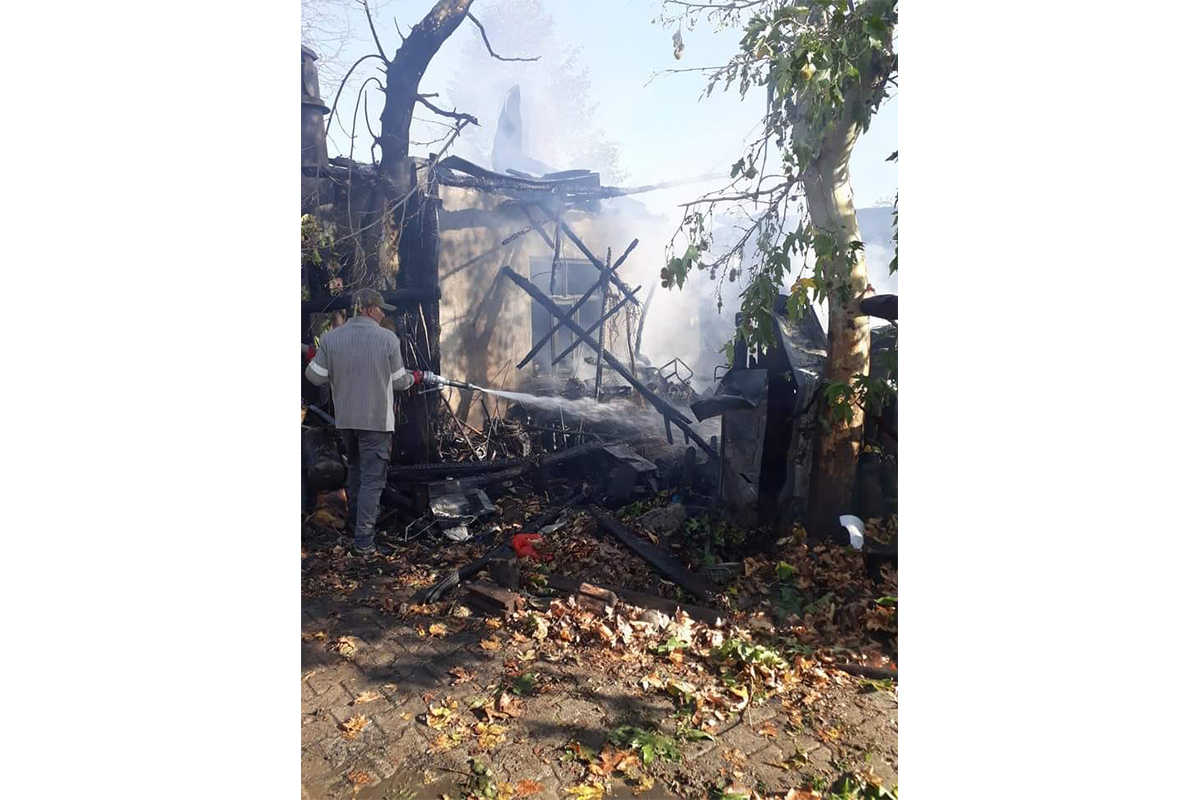 Konya'da müstakil ev alev alev yandı!