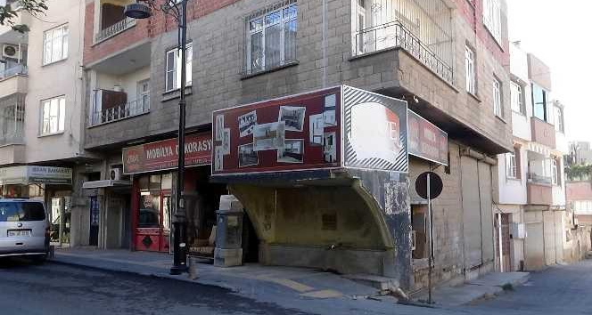 Tarihi mekanlara tabela tehdidi