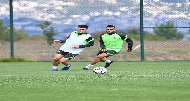Bursaspor, Kocaeli’de taktik çalıştı