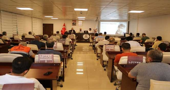Mardin’de kaymakamlık ve belediye çalışanlarına yönelik kişisel gelişim seminerleri düzenlendi