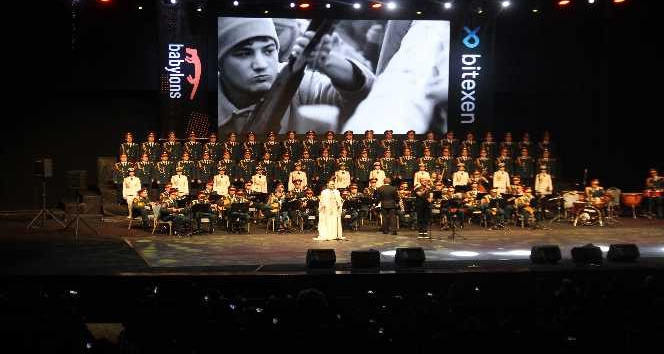 Rus Kızılordu Korosu ve Haluk Levent Konya’da sahne aldı