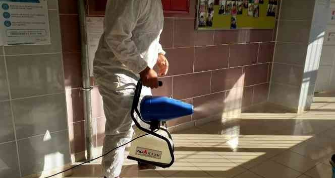 Düziçi’nde okullar dezenfekte ediliyor