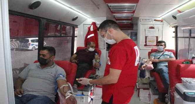 “İyi ki varsın kan dostum” kampanyası ilgi götürüyor