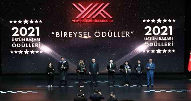 “YÖK Üstün Başarı Ödülleri” Cumhurbaşkanı Erdoğan’ın ellerinden sahiplerini buldu