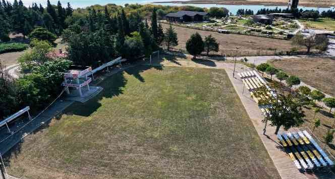 Altınova Hersek Güreş Er Meydanına 400 kişilik portatif tribün yapıldı