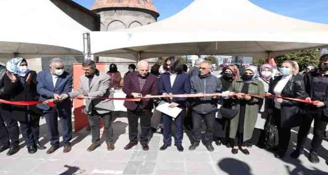 Erzurum’da ihtiyaç sahibi öğrenciler için hayır çarşısı düzenlendi