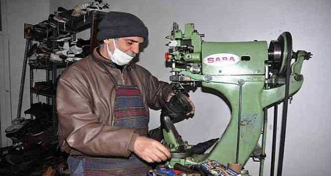 Mardin’de 40 yıldır ayakkabı tamirciliği yapıyor
