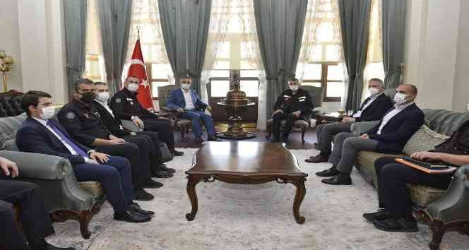 Valiler bir araya geldi