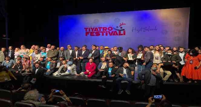 Maltepe 3. Uluslararası Tiyatro Festivali’nde Ukrayna Devlet Akademik Tiyatrosu sanatseverler ile buluştu