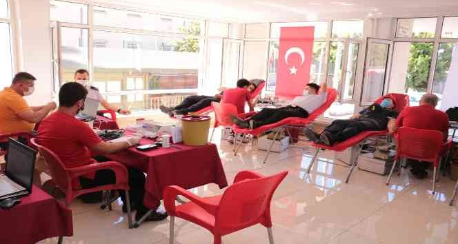 Mersin’de jandarma personelinden kan bağışı desteği