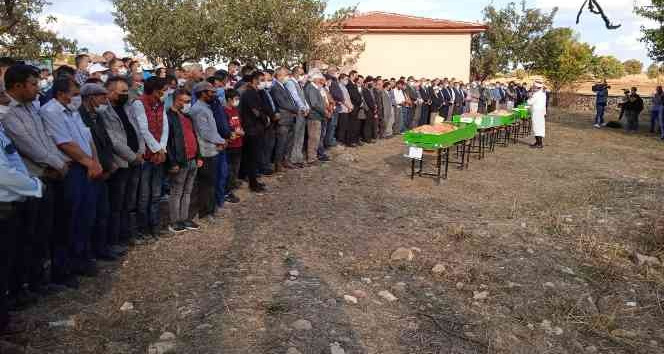 Afyon’daki kahreden kazada hayatını kaybeden öğrenciler için toplu cenaze namazı