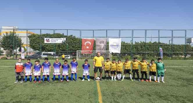Mersin’de Atatürk’ü Anma 10 Yaş Futbol Turnuvası başladı