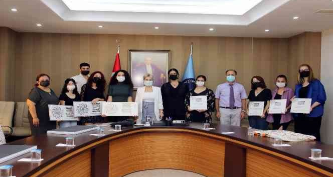 AÜ’nün Mimarlık Fakültesi öğrencileri öğrencileri ödülleri topladı