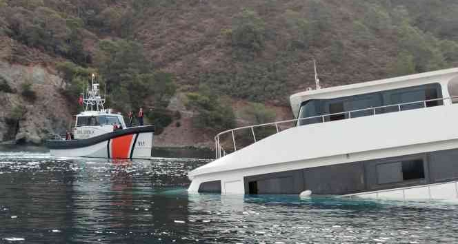 Fethiye’de su alarak batan teknedeki 3 kişi kurtarıldı
