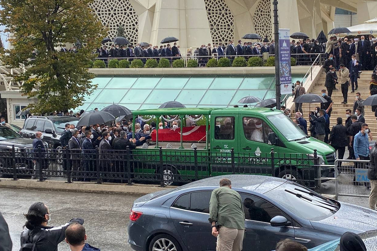 Cumhurbaşkanı Erdoğan, İsmet Uçma’nın cenazesine katıldı