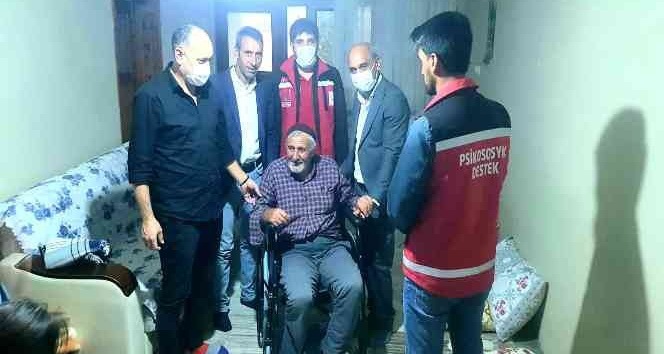 Bingöl’de engelli vatandaşa tekerlekli sandalye hediye edildi
