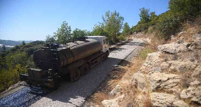 Alanya Belediyesinden iki mahalleye asfalt çalışması