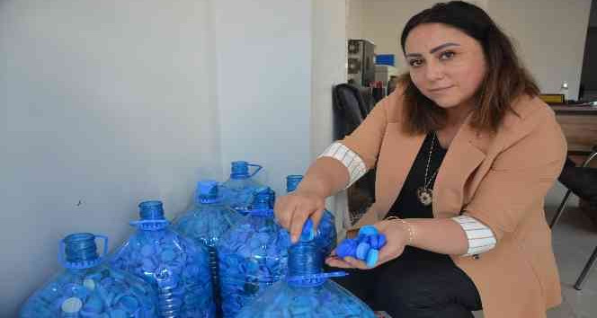 Kadın muhtar, engelliler için ‘mavi kapak’ kampanyası başlattı