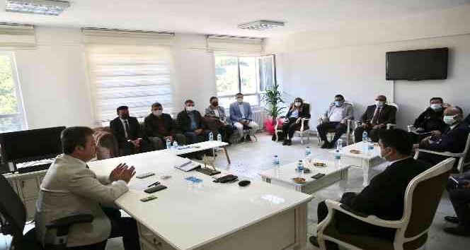 Giresun Valisi Enver Ünlü, Dereli ilçesinde incelemelerde bulundu