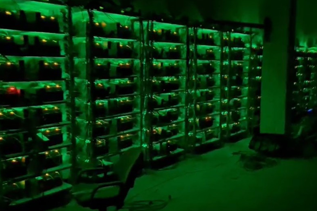 Sahte bitcoin tesisine jandarmadan milyonluk operasyon