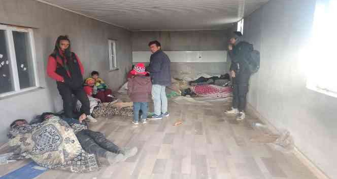 Bitlis’te göçmen kaçakçılığı yapan 6 kişi yakalandı