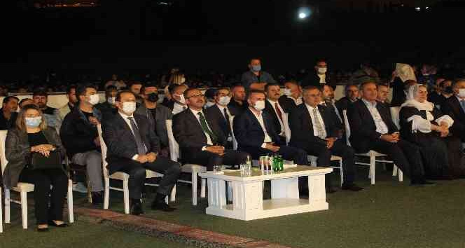 Bakan Kasapoğlu Şırnak’ta “Kültür Şöleni ve Ses Yarışması” finaline katıldı