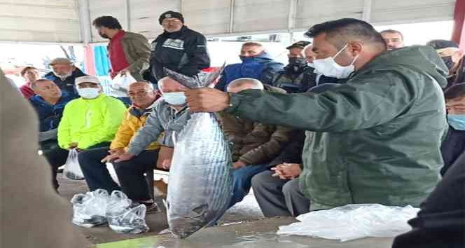 Balık mezatından hem balıkçı hem tüketici memnun