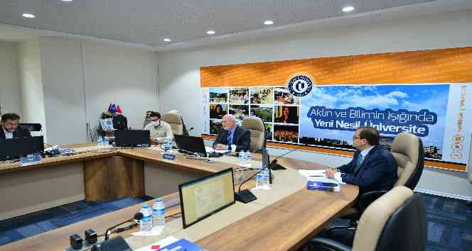 Uşak Üniversitesi Danışma Kurulu olağan 2. toplantısını tamamladı