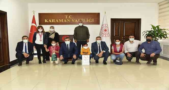 Vali Işık, başarılı sporcuları ödüllendirdi