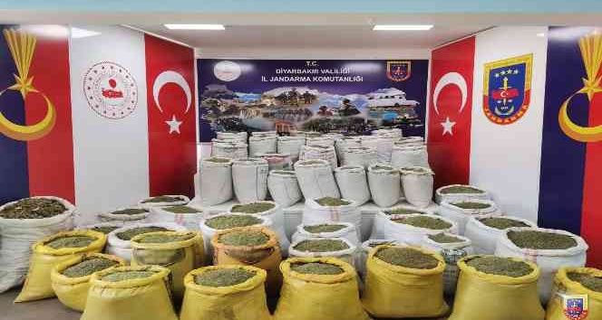 Diyarbakır’da 2 tona yakın uyuşturucu ele geçirildi