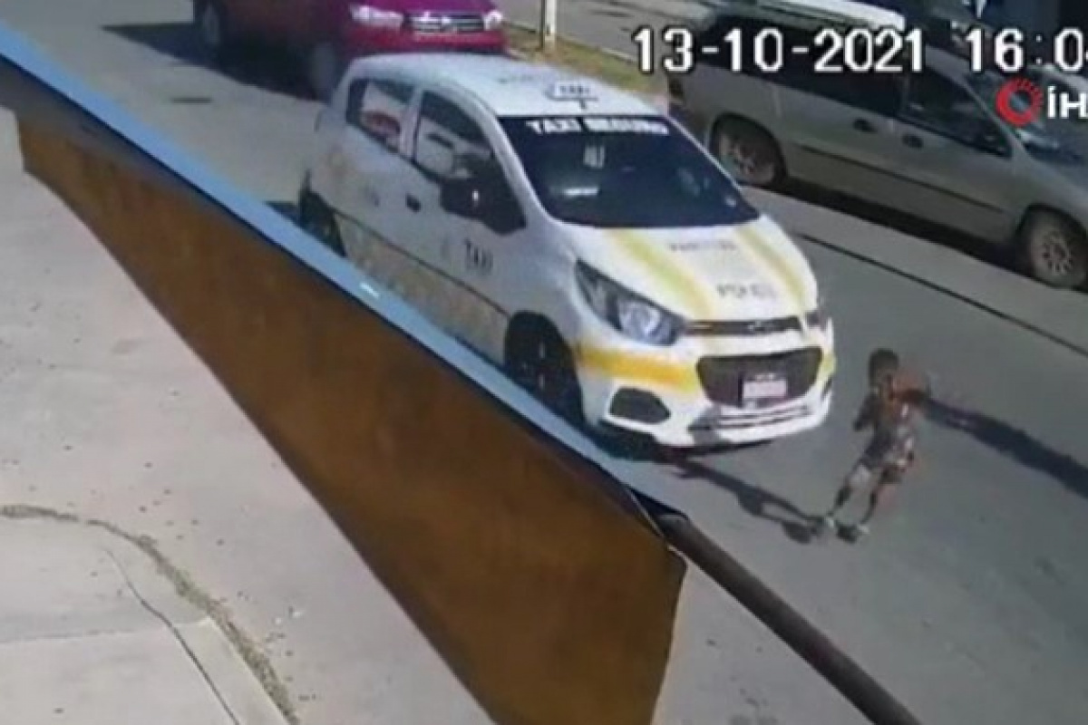 Meksika’da bir taksici 3 yaşındaki çocuğu metrelerce sürükledi